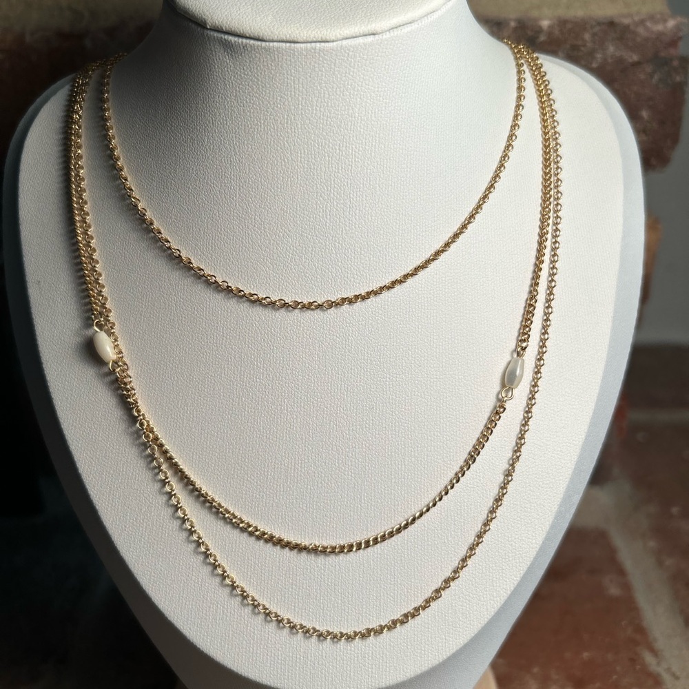 Vintage Avon Triple Strand Necklace with Mother of Pearl - Picture 4 of 10